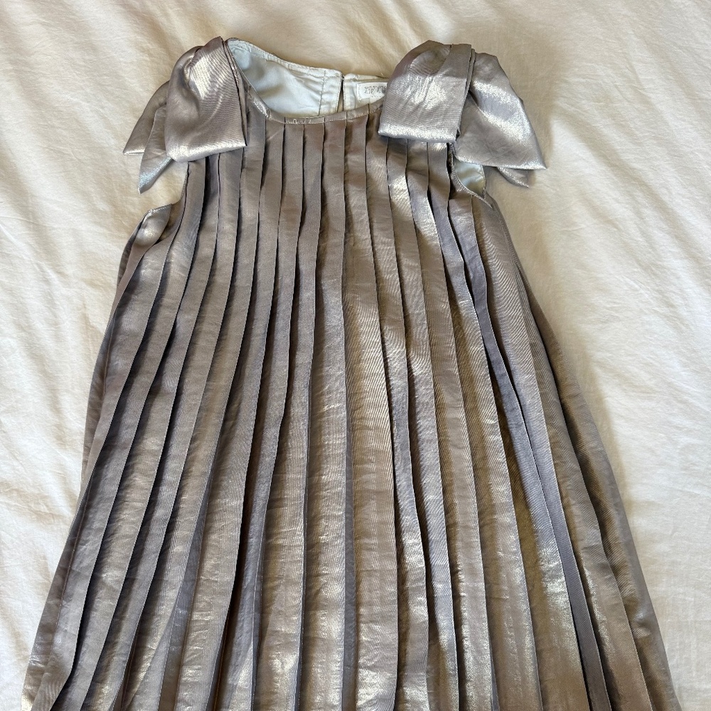 Girls Beautful Pleated Flowy Gold Dress